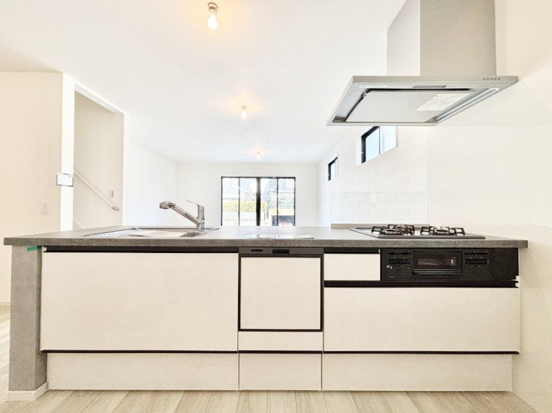 �L�b�`���@�������������I�ɁA�y�����I�V�X�e���L�b�`��