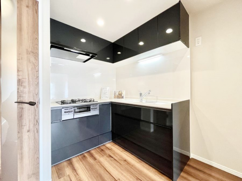 �L�b�`���@��Ɠ������X���[�Y��L���^�L�b�`���@