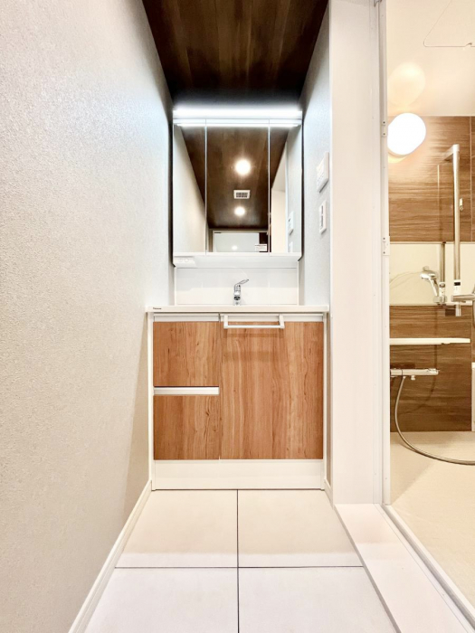 ���ʑ�E���ʏ��@���[�͂Ƌ@�\���ɗD�ꂽ���ʉ��ϑ� �@ 