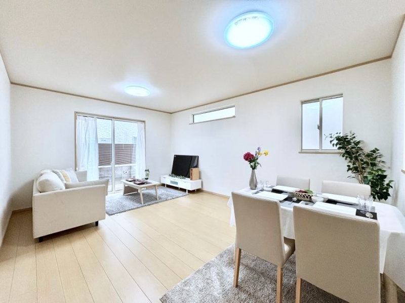 ���r���O�@�i�`�������e�C�X�g�̗D�����_�炩���F�g���̃t���[�����O���f�G�ȃ��r���O�ł��ˁB