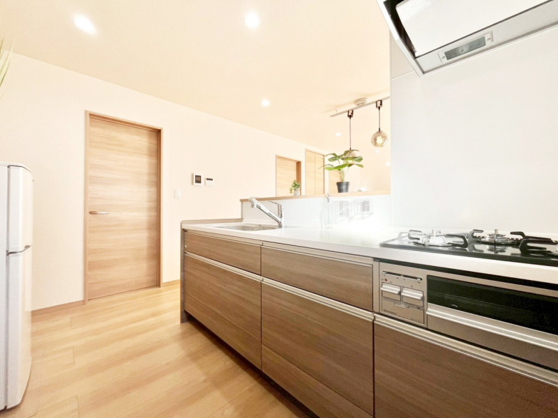 �L�b�`���@�������������I�ɁA�y�����I�V�X�e���L�b�`��