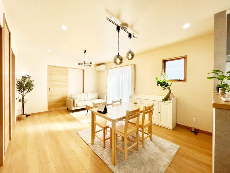 ���r���O�@��������̑����炽���Ղ�̗z���ƕ����������郊�r���O