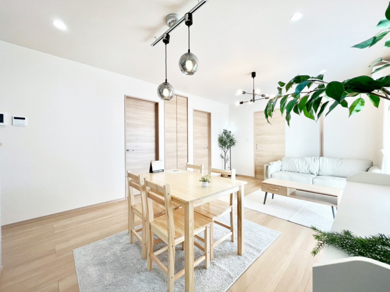 ���r���O�@�������������͋C�̂k�c�j�͉Ƒ��݂�Ȃ̉��K���