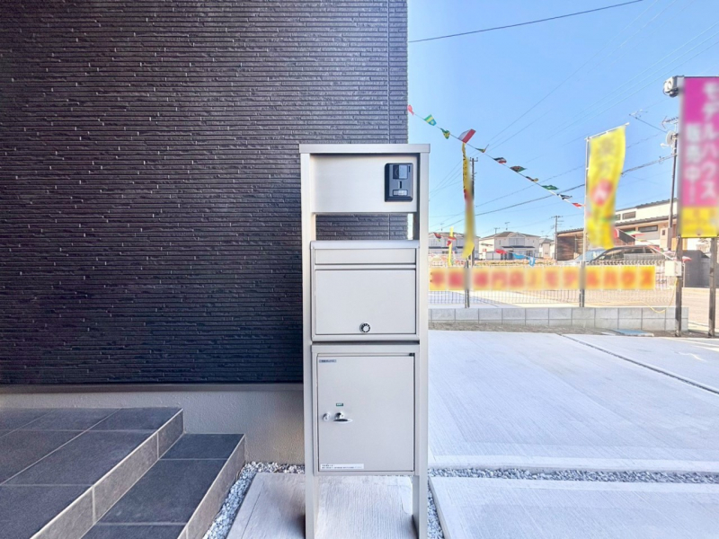 ���̑��@�\�D�E�C���^�[�z���E�|�X�g�E��z�a�n�w���ЂƂɏW��B�G���g�����X�ɂȂ��ރV���v���f�U�C���B