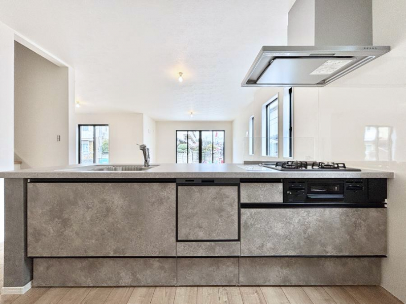 �L�b�`���@�������������I�ɁA�y�����I�V�X�e���L�b�`��  