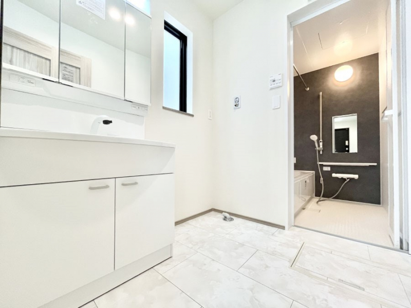 ���̑��@�������̂�����K��Ԃł��B�����̐g�x�x���C�����ǂ����g�������܂��B 