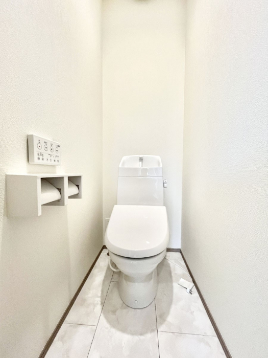 �g�C���@�g�C����1�K��2�K���ꂼ��ɔz�u����Ă��ĂƂĂ��֗��ł��B 