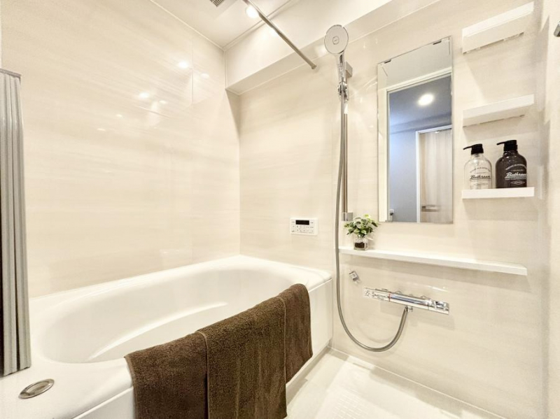 �����@����̔�������Ă���閾�邢�������̂���o�X���[��  �@