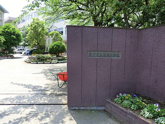 ���ӊ��@���w�Z 900m �s��s���V�l���w�Z