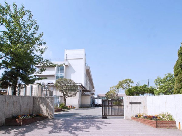 ���ӊ��@���w�Z 1600m �s��s�����h���w�Z