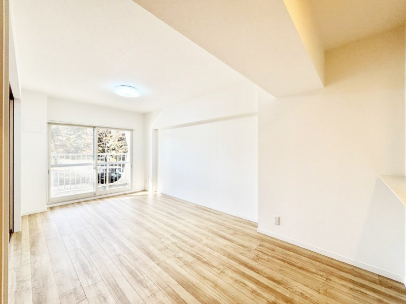 ���r���O�@�傫�ȑ����炽���Ղ�̗z���ƕ����������郊�r���O