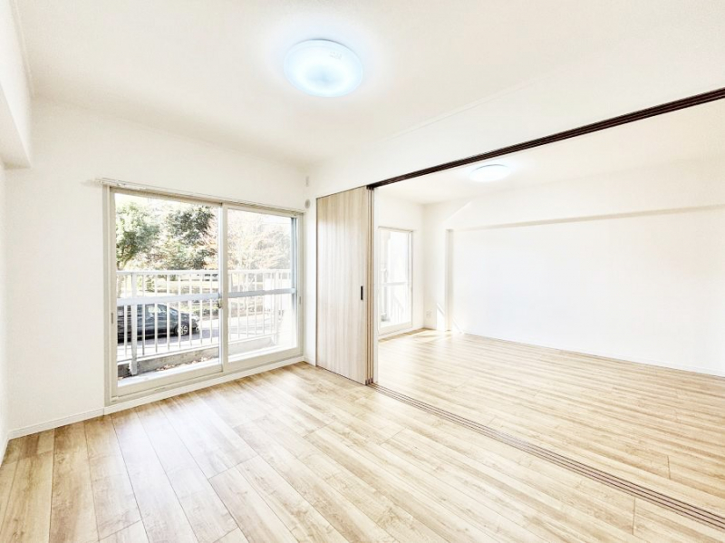 ���̑����ρ@�o���R�j�[���J�������v���X���Ă����m��