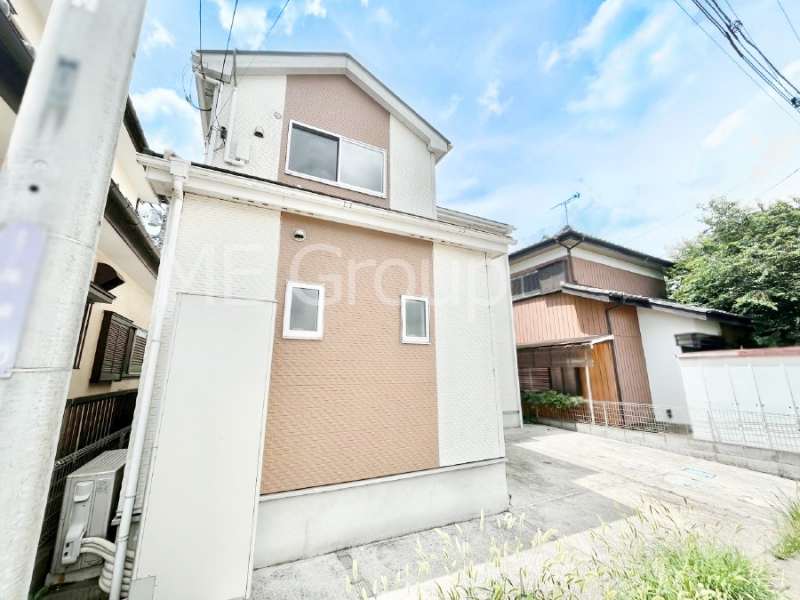 ���n�O�ώʐ^�@�������ꂽ�O�ρA�㎿�ȏZ��Ԃ��L���鎺���͉i�����S���ĉ߂�����Z���ł��B 