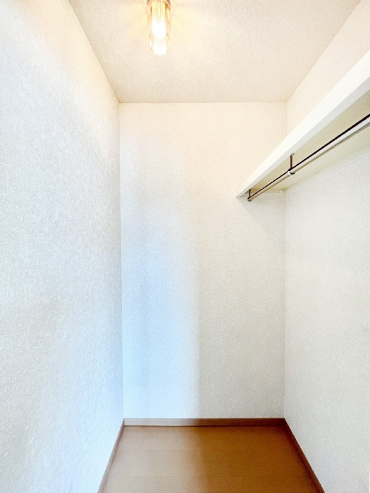 ���[�@�����Ղ�̎��[�X�y�[�X�ł��ł��Z��Ԃ��X�b�L���ۂĂ���