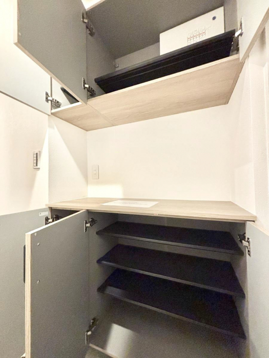 ���̑����ρ@�����Ղ���[�ł���V���[�Y�{�b�N�X�ŉƑ��S���̌C���A���ւ�������B  