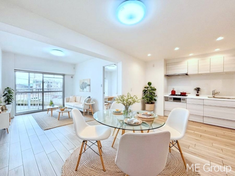 ���r���O�@�傫�ȑ����炽���Ղ�̗z���ƕ����������郊�r���O�@���Ƌ��CG�ł�  