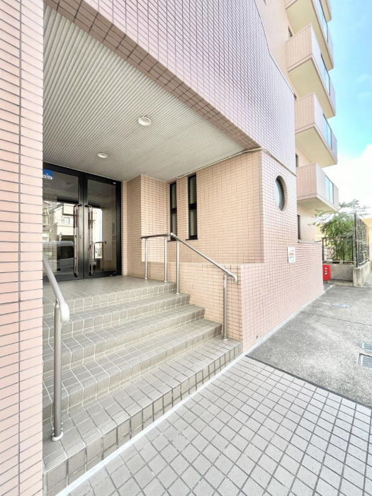 �G���g�����X�@�������������͋C�̃G���g�����X