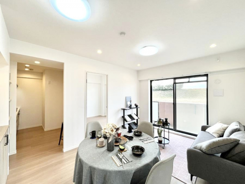 ���r���O�@�Ƒ������R�ƏW�܂�e���̃X�y�[�X�ɂȂ肻��  