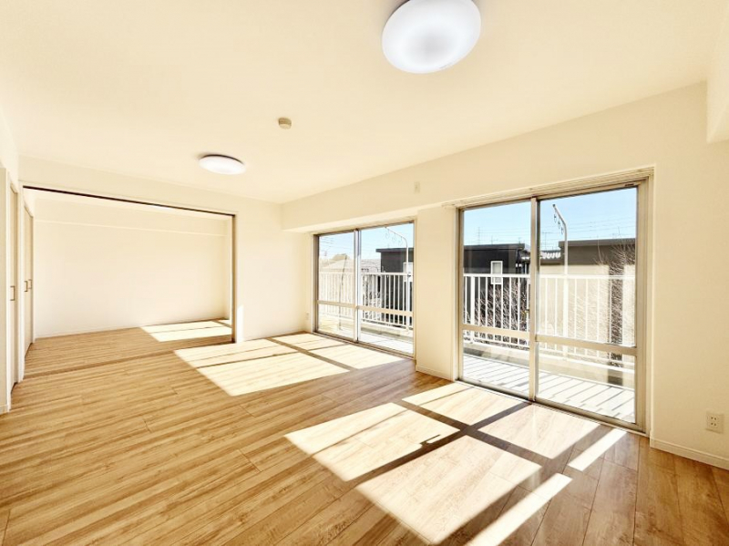 ���r���O�@�傫�ȑ����炽���Ղ�̗z���ƕ����������郊�r���O