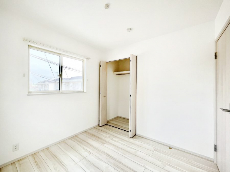 �Q���@�N���[�[�b�g�t���̂������ŏ[�������v���C�x�[�g���Ԃ��߂����܂��B