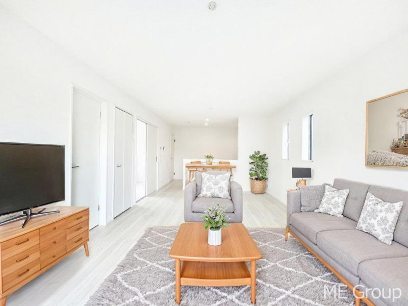 ���r���O�@�Ƒ��̘a�₩�ȉ�b���������Ă������B�J�����̂��郊�r���O�ł��B���Ƌ��CG�ł�  