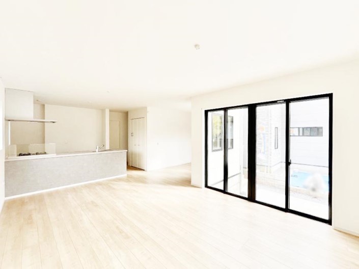 ���̑����ρ@�Ƒ��̏Ί炪���R�Ɛ��܂�Ă���A����ȕ��͋C�̃_�C�j���O�Ɏd�オ���Ă��܂��B