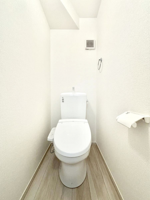 �g�C���@�g�C����1�K��2�K���ꂼ��ɔz�u����Ă��ĂƂĂ��֗��ł��B 