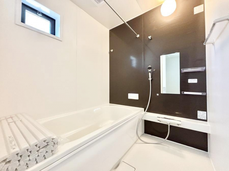 �����@����̔�������Ă���閾�邢�������̂���o�X���[���@