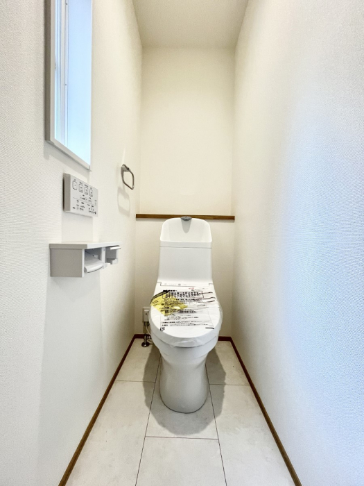 �g�C���@�g�C����1�K��2�K���ꂼ��ɔz�u����Ă��ĂƂĂ��֗��ł��B 