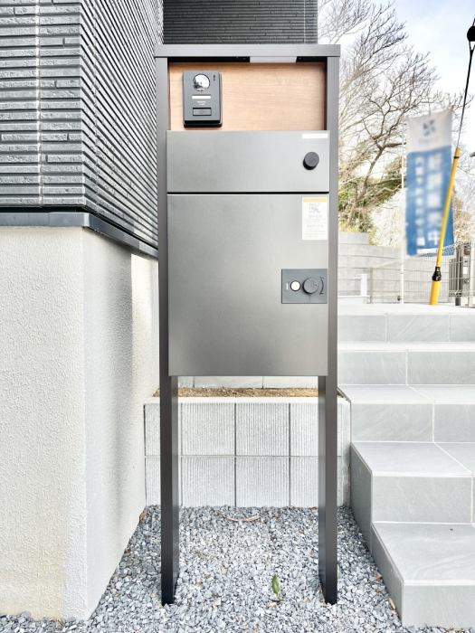 ���̑��@�\�D�E�C���^�[�z���E�|�X�g�E��z�a�n�w���ЂƂɏW��B�G���g�����X�ɂȂ��ރV���v���f�U�C���B