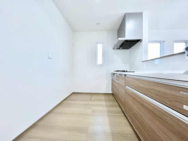 �L�b�`���@�u�₩�ȕ����ʂ蔲����L�b�`���B��������̂Ŗ��邭���C�ɂ��𗧂��܂��B