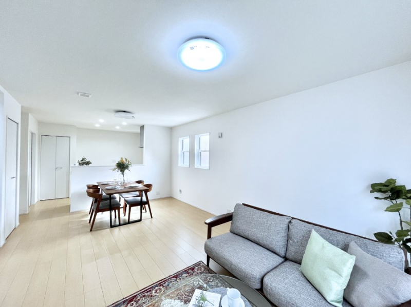 ���r���O�@�Ƒ��c���̎��Ԃ����������Ȃ��났�̃��r���O�_�C�j���O�B   