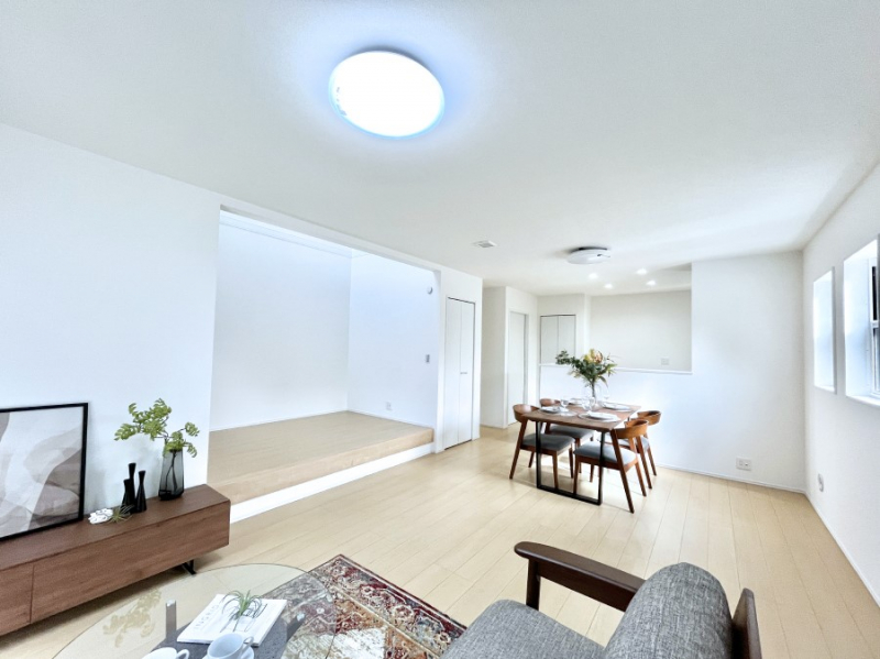 ���r���O�@�Z�ޕ��̌��������o�����A�C���e���A���l����̂��y���݂ȃ��r���O�ł��I 