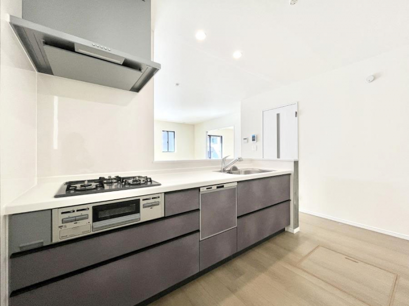 �L�b�`���@���������Ȃ���ł����Ƒ��Ƃ̉�b���y���߂�ΖʃL�b�`��