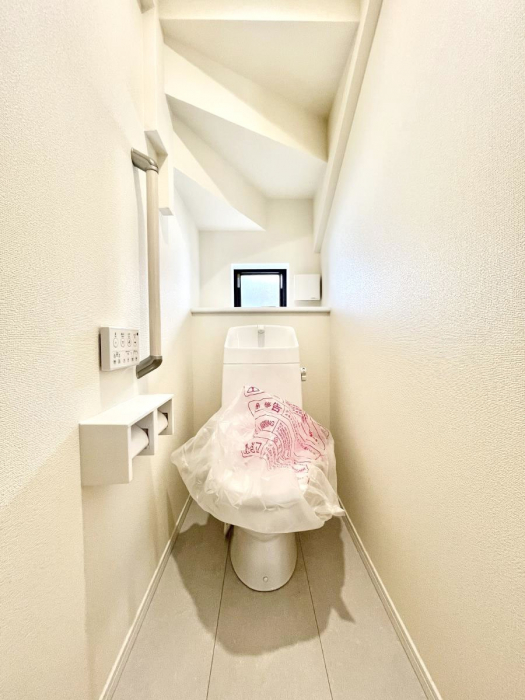 �g�C���@�g�C����1�K��2�K���ꂼ��ɔz�u����Ă��ĂƂĂ��֗��ł��B 