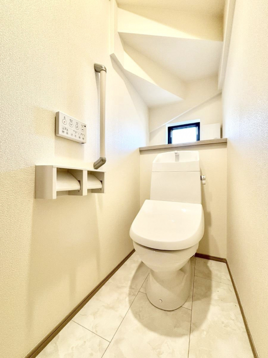 �g�C���@�g�C����1�K��2�K���ꂼ��ɔz�u����Ă��ĂƂĂ��֗��ł��B 