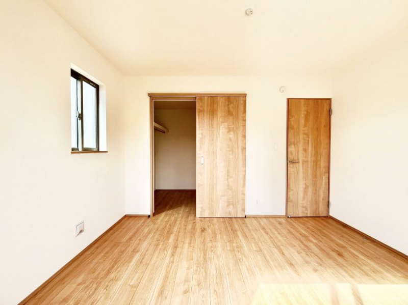 �Q���@�E�H�[�N�C���N���[�[�b�g�����邨�����B�G�߂��Ƃ̓���ւ����s�v�ŕ֗��ł��I