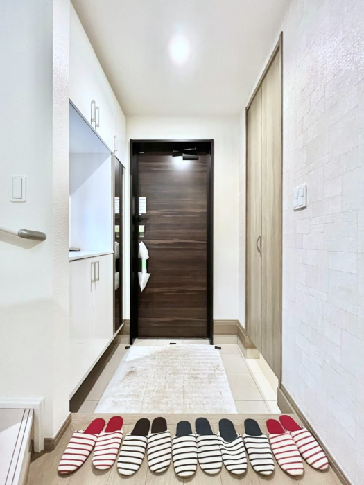 ���ց@�V���[�Y�C���N���[�N�t���̌��ցB�Ƒ��S���̌C��J��Ȃǂ���������[�ł��܂��B