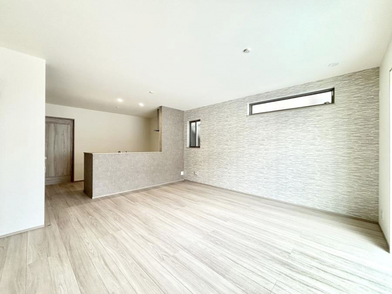 ���̑����ρ@�Ƒ��̏Ί炪���R�Ɛ��܂�Ă���A����ȕ��͋C�̃_�C�j���O�Ɏd�オ���Ă��܂��B