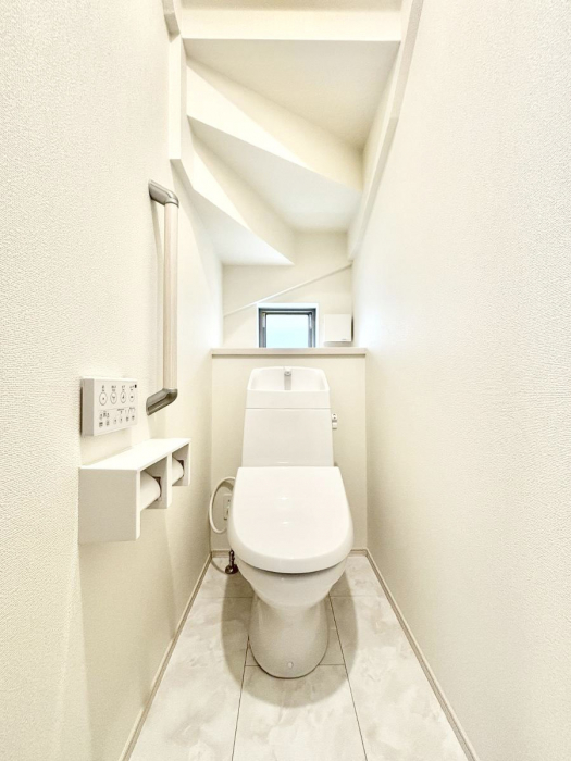 �g�C���@�g�C����1�K��2�K���ꂼ��ɔz�u����Ă��ĂƂĂ��֗��ł��B 