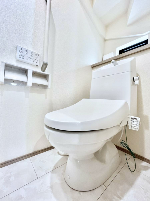 �g�C���@�g�C����1�K��2�K���ꂼ��ɔz�u����Ă��ĂƂĂ��֗��ł��B 