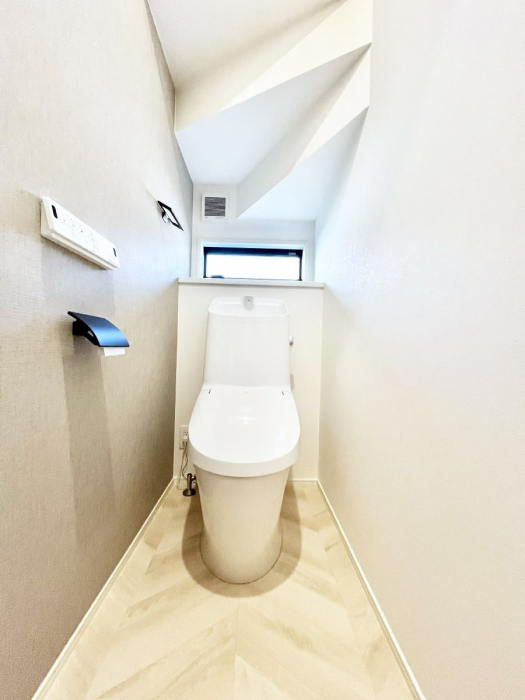 �g�C���@�g�C����1�K��2�K���ꂼ��ɔz�u����Ă��ĂƂĂ��֗��ł��B   