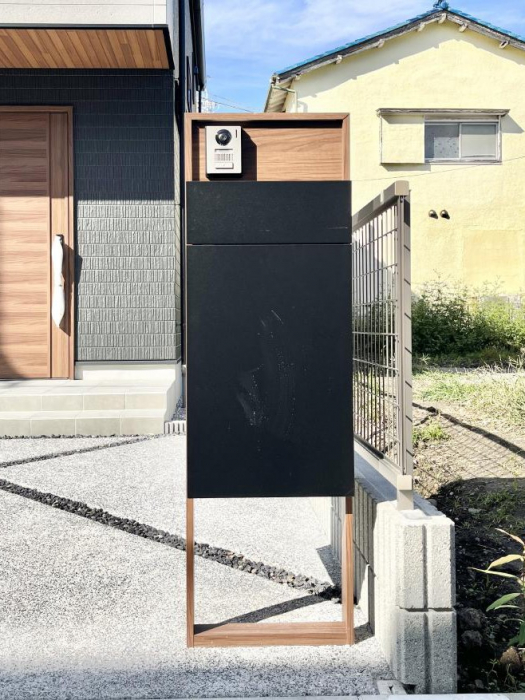 ���̑��@�\�D�E�C���^�[�z���E�|�X�g�E��z�a�n�w���ЂƂɏW��B�G���g�����X�ɂȂ��ރV���v���f�U�C���B