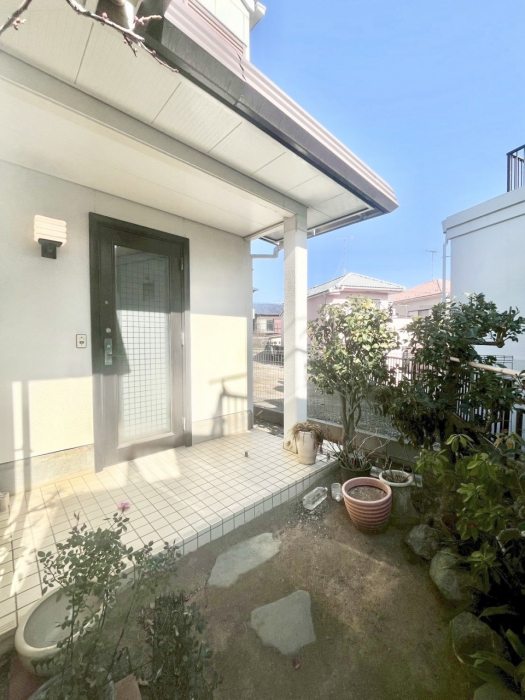 ���ց@���֑O�͉J���~���Ă��G��ɂ��������t��