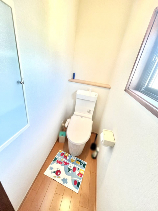 �g�C���@�g�C����1�K��2�K���ꂼ��ɔz�u����Ă��ĂƂĂ��֗��ł��B 