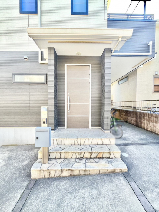 ���ց@��؂ȉƑ��A���q���o�}���錺�ցB