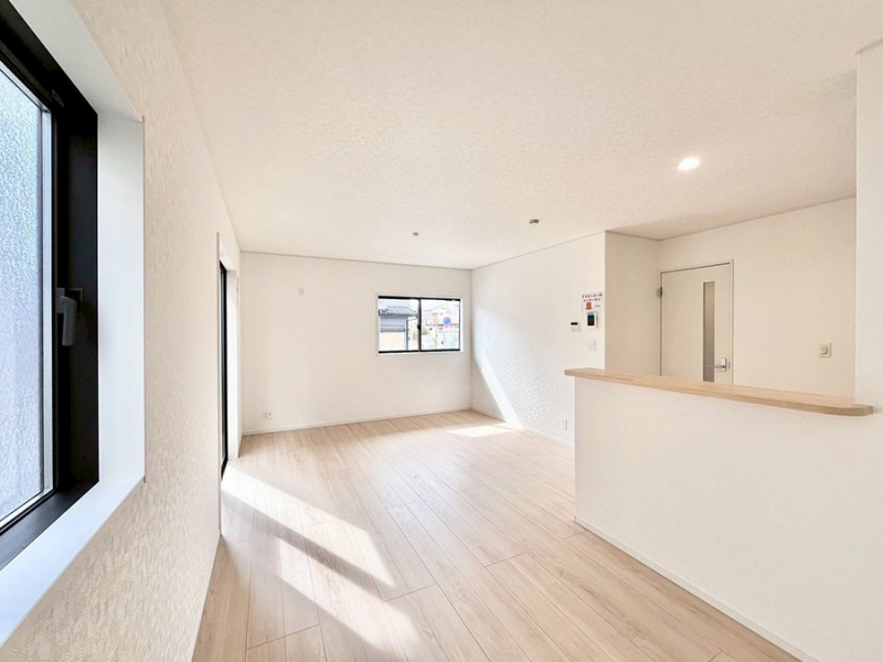 ���r���O�@�������������͋C�̂k�c�j�͉Ƒ��݂�Ȃ̉��K���  