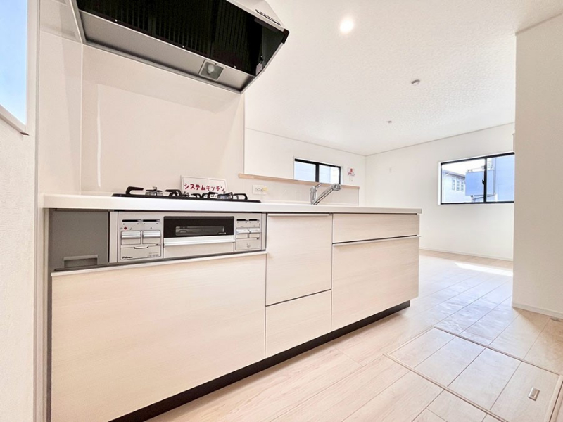 �L�b�`���@���������Ȃ���ł����Ƒ��Ƃ̉�b���y���߂�ΖʃL�b�`��