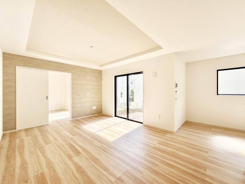 ���r���O�@�傫�ȑ����炽���Ղ�̗z���ƕ����������郊�r���O