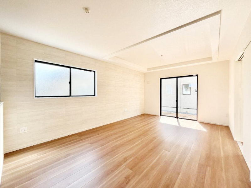 ���r���O�@�傫�ȑ����炽���Ղ�̗z���ƕ����������郊�r���O